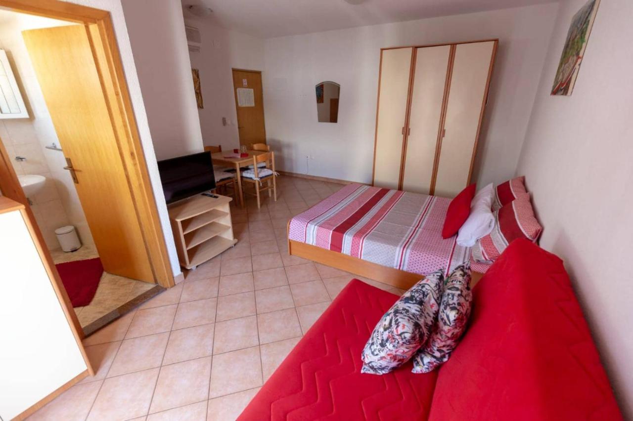 Apartments Elena Tučepi Εξωτερικό φωτογραφία