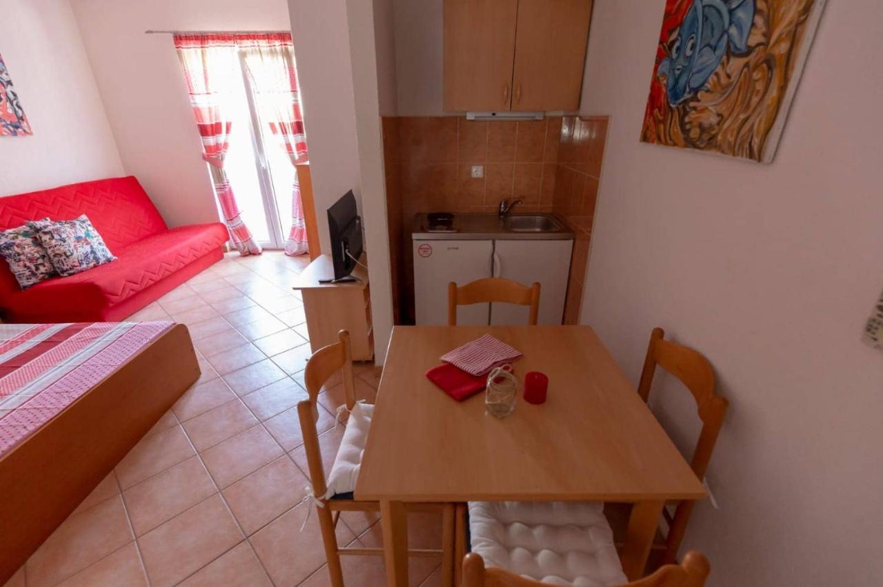 Apartments Elena Tučepi Εξωτερικό φωτογραφία